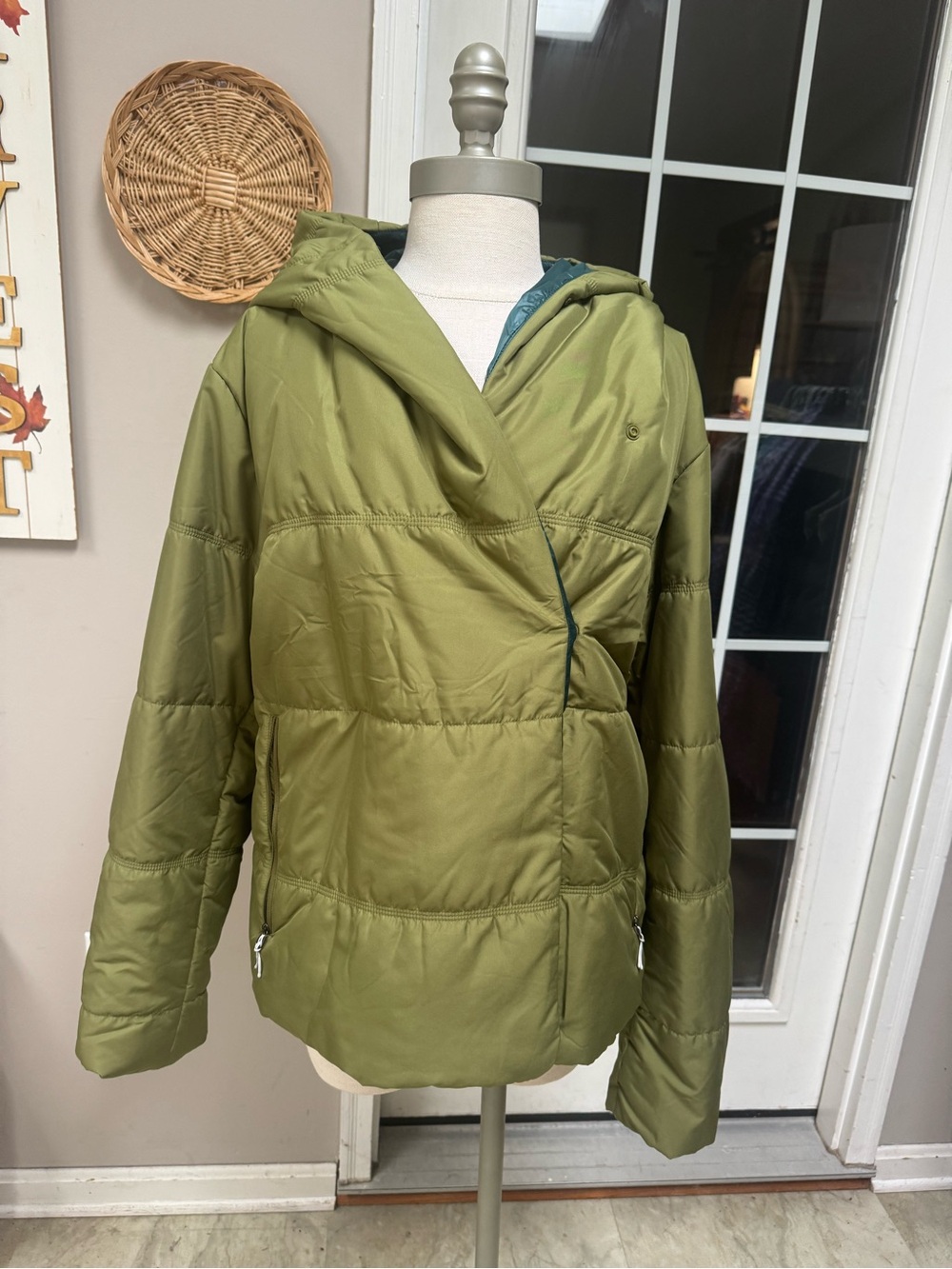 Stio East Butte Insulated Hooded Wrap Jacket Olive Green Teal Womens XL